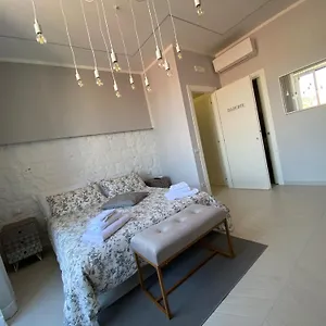 Πανσιόν Spiderrooms, Νάπολη